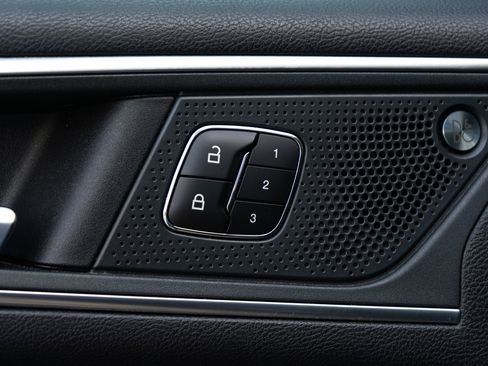 Used 2024 Ford Edge Titanium image 41