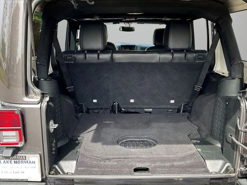 Certified 2018 Jeep Wrangler Unlimited Sahara AWD/4WD image 25