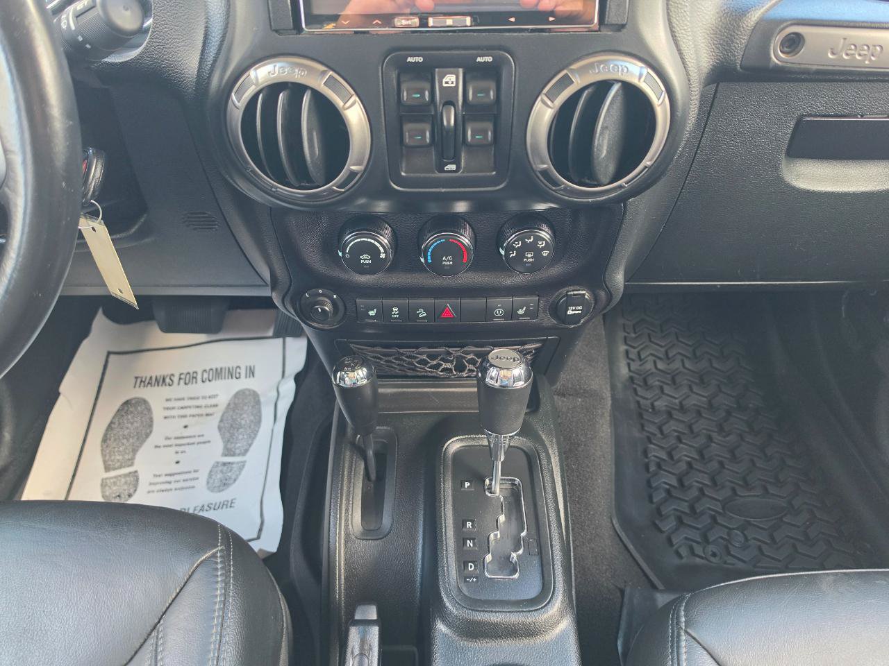Used 2018 Jeep Wrangler Unlimited Sahara AWD/4WD image 15