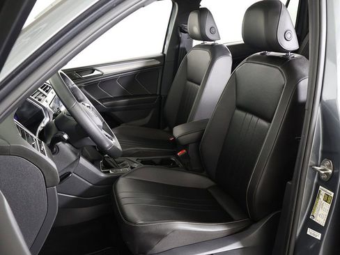 Used 2022 Volkswagen Tiguan SE R-Line image 31