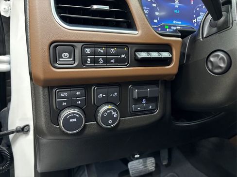 Used 2024 Chevrolet Tahoe High Country w/ Advanced Technology Package image 45