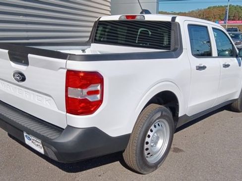 New 2025 Ford Maverick XL image 3