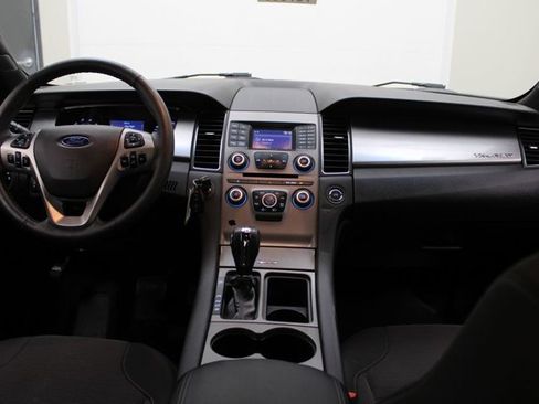 Certified 2018 Ford Taurus SEL FWD image 5