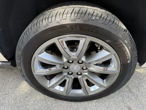 Used 2015 Chevrolet Tahoe LTZ RWD image 45