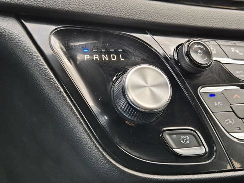 Used 2025 Chrysler Pacifica Select FWD image 23