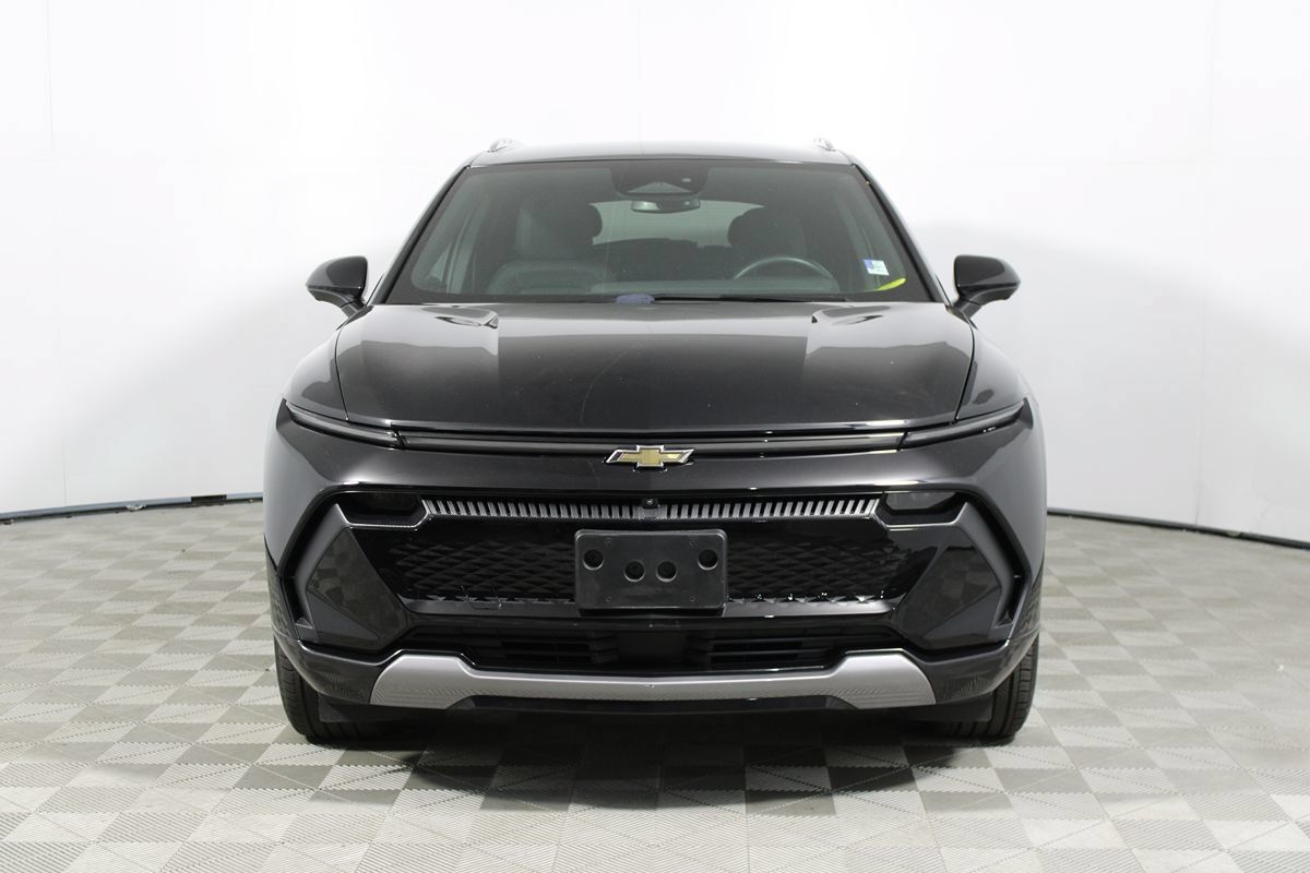 Used 2024 Chevrolet Equinox EV LT w/ LPO, All-Weather Mat Package FWD image 25