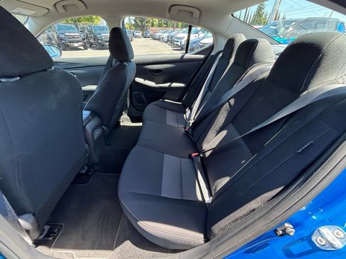 Used 2025 Nissan Sentra SV FWD image 23