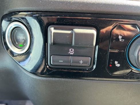 Used 2025 Chevrolet Silverado 1500 LT image 24