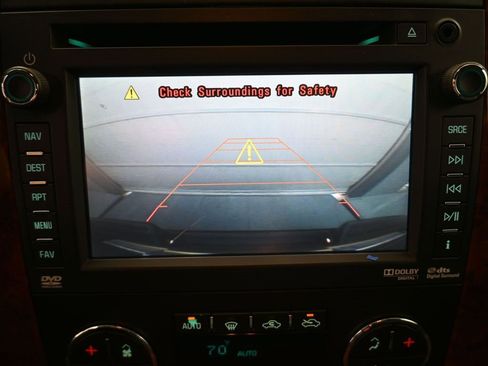 Used 2013 Chevrolet Avalanche LTZ image 32