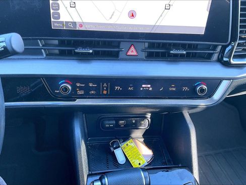 Used 2023 Kia Sportage EX image 15