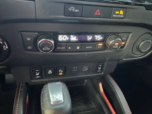 Used 2024 Nissan Frontier PRO-4X w/ Pro Premium Package AWD/4WD image 28
