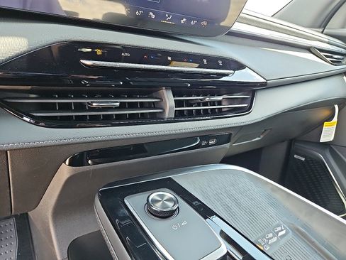 New 2026 Buick Enclave Sport Touring w/ Power Package image 19