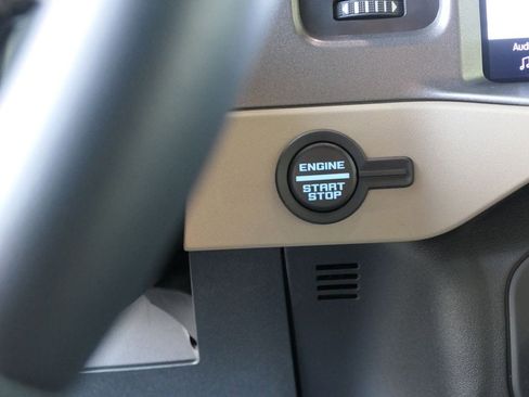 Used 2025 Ford Bronco Big Bend image 18