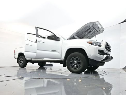 Used 2022 Toyota Tacoma SR5 image 36