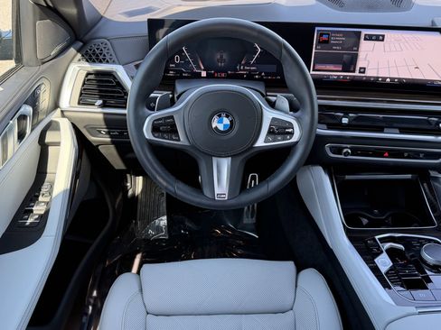 Used 2026 BMW X6 xDrive40i image 15