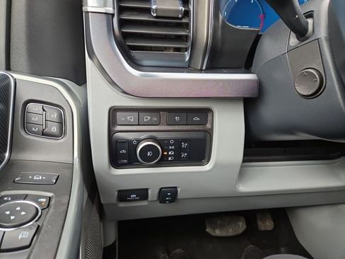 Used 2024 Ford F450 Limited w/ FX4 Off-Road Package image 21