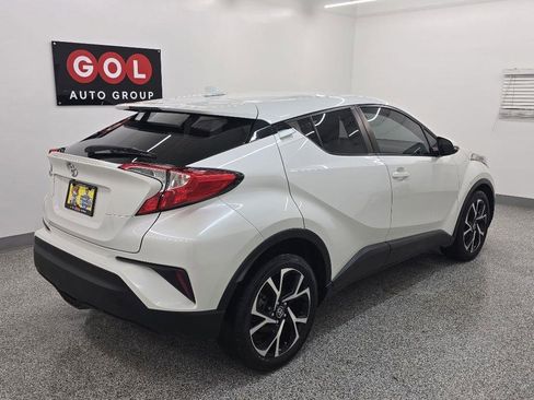 Used 2018 Toyota C-HR XLE image 7
