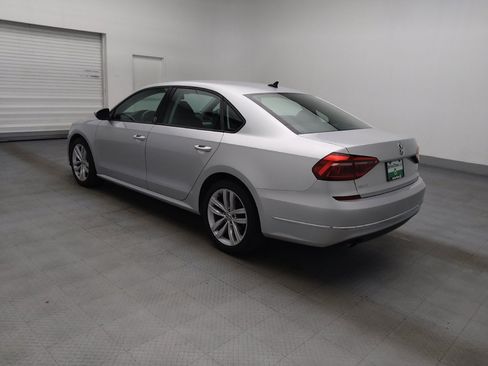 Used 2019 Volkswagen Passat 2.0T Wolfsburg w/ Wheels & Sunroof Package FWD image 3