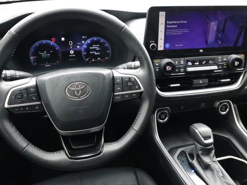 Used 2026 Toyota Grand Highlander AWD image 18