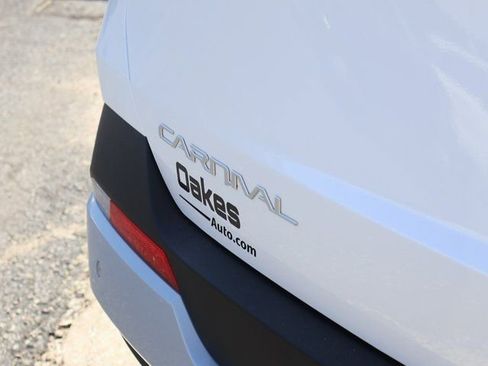 New 2026 Kia Carnival EX FWD image 9