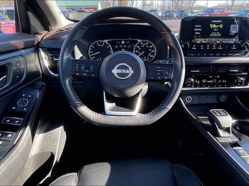 Used 2022 Nissan Rogue SL w/ SL Premium Package image 5