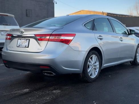 Used 2015 Toyota Avalon XLE image 3