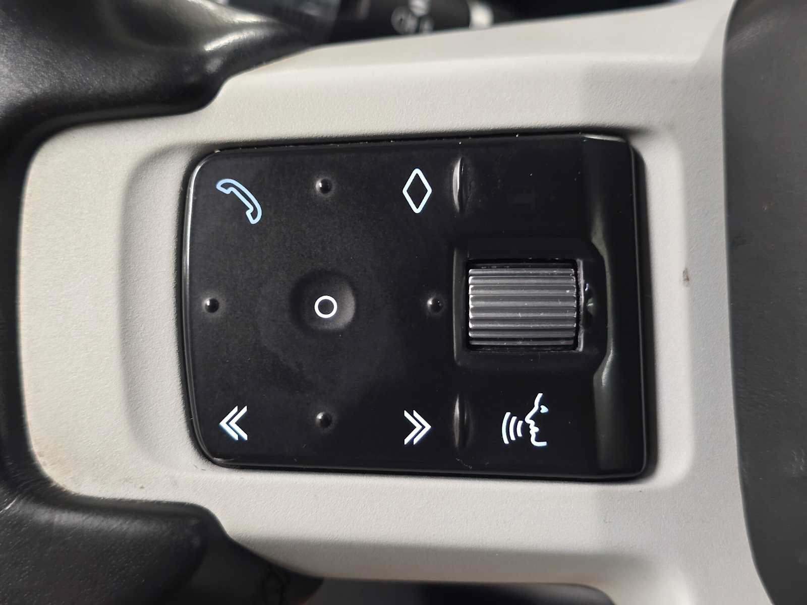 Used 2020 Land Rover Defender 110 HSE AWD/4WD image 33
