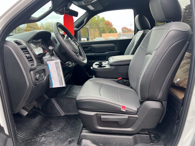 Used 2025 RAM 5500 Tradesman AWD/4WD image 4