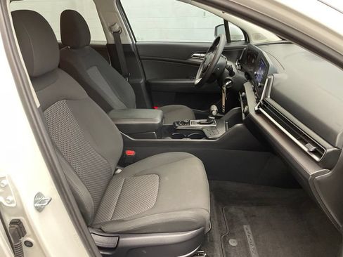 Used 2023 Kia Sportage LX FWD image 24