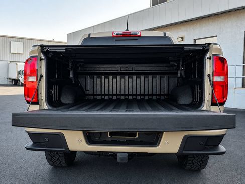 Used 2022 Chevrolet Colorado Z71 AWD/4WD image 7