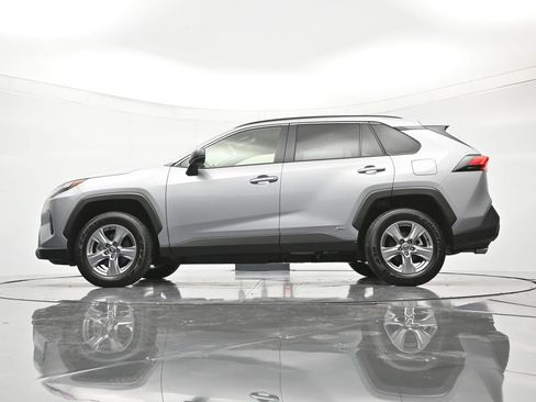 Used 2025 Toyota RAV4 LE AWD/4WD image 43
