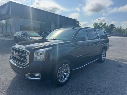 Used 2017 GMC Yukon XL SLT w/ Open Road Package image 3