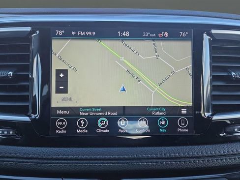 Used 2018 Chrysler Pacifica Limited image 9