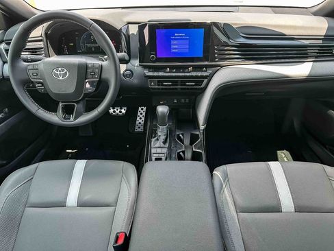 Used 2025 Toyota Camry SE w/ Convenience Package FWD image 11