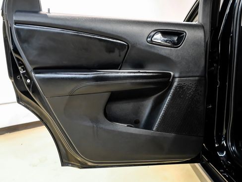 Used 2017 Dodge Journey SE image 44