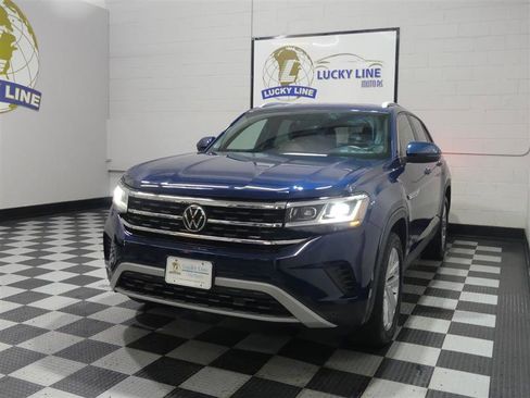 Used 2022 Volkswagen Atlas Cross Sport SE w/ Panoramic Sunroof Package image 4