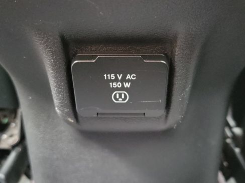 Used 2018 Jeep Cherokee Trailhawk AWD/4WD image 15