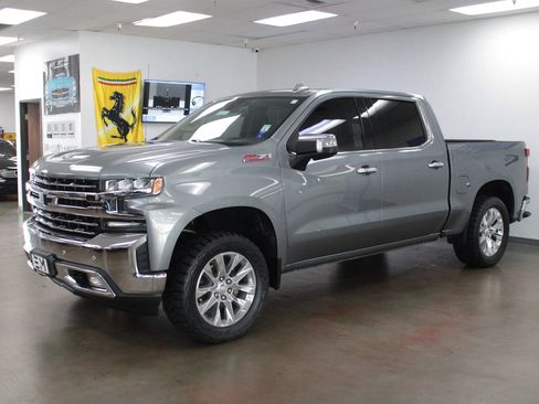 Used 2019 Chevrolet Silverado 1500 LTZ w/ LTZ Premium Package image 4