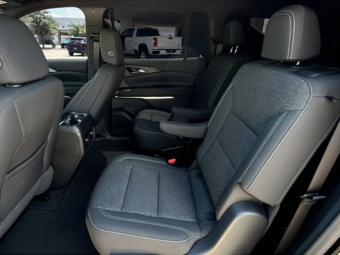 Used 2024 Chevrolet Traverse LT w/ Trailering Package AWD/4WD image 24