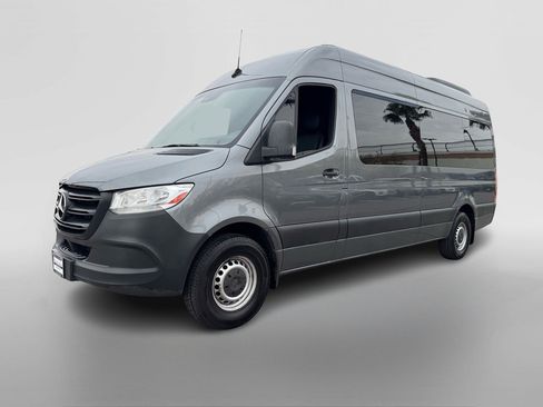 Used 2019 Mercedes-Benz Sprinter 2500 image 9