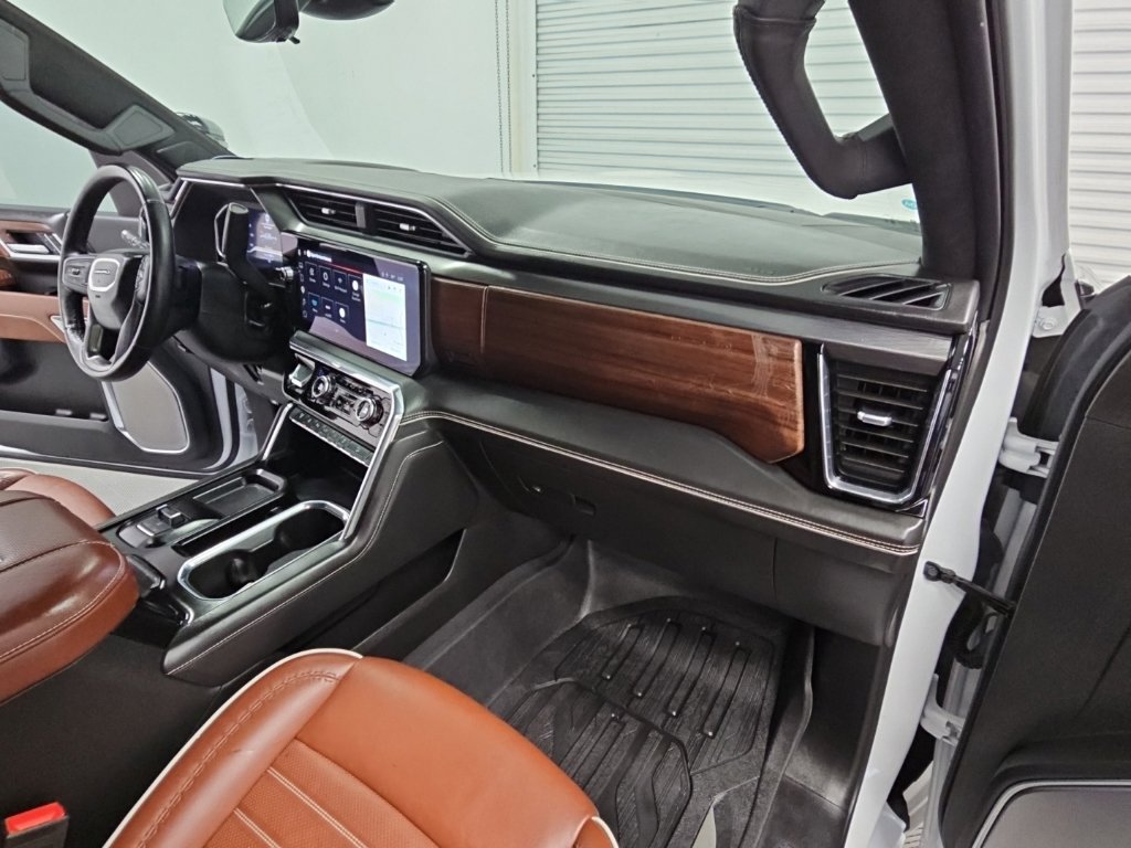 Used 2025 GMC Sierra 2500 Denali Ultimate AWD/4WD image 42