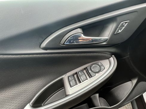 Used 2021 Chevrolet Malibu LS FWD image 23