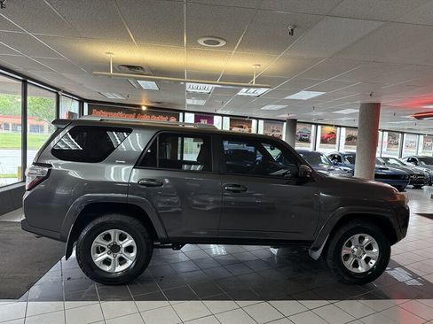 Used 2017 Toyota 4Runner SR5 image 5