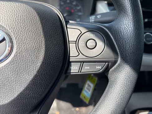 Used 2025 Toyota Corolla LE FWD image 13