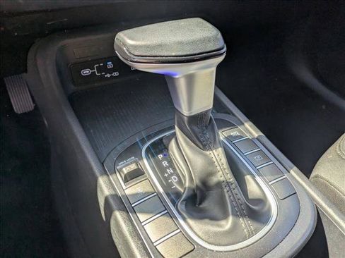 Used 2025 Hyundai Kona SEL image 11