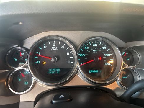 Used 2013 Chevrolet Silverado 2500 LT w/ Interior Plus Package image 16