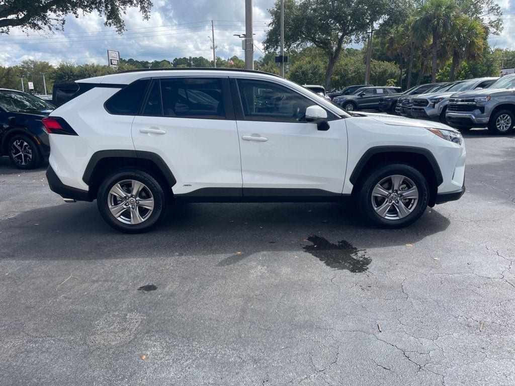 Used 2025 Toyota RAV4 LE AWD/4WD image 6