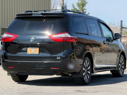 Used 2020 Toyota Sienna XLE w/ XLE Navigation Package AWD/4WD image 5