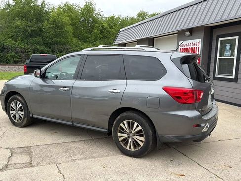 Used 2018 Nissan Pathfinder SV w/ SV Tech Package AWD/4WD image 3