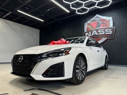 Used 2025 Nissan Altima 2.5 SV image 2